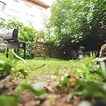 בית נופש House Tsimerman 4 Bedroom Private House Free Parking Private Garden וארנה