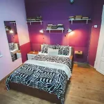 House Tsimerman 4 Bedroom Private House Free Parking Private Garden וארנה