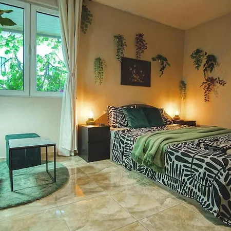 House Tsimerman 4 Bedroom Private House Free Parking Private Garden Prázdninový dům *